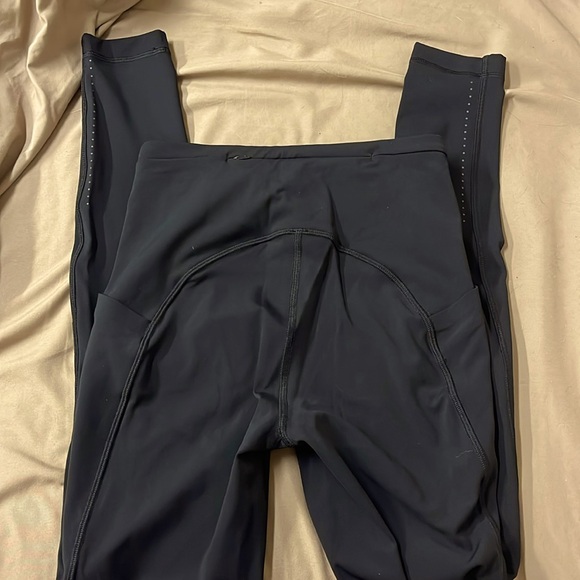 NWOT Lululemon All The Right Places - Picture 4 of 11